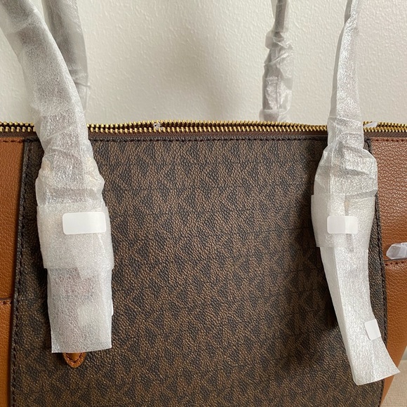 BRAND NEW⚡️Micheal Kors Charlotte Large Logo and Leather Top-Zip Tote Bag - Picture 9 of 9